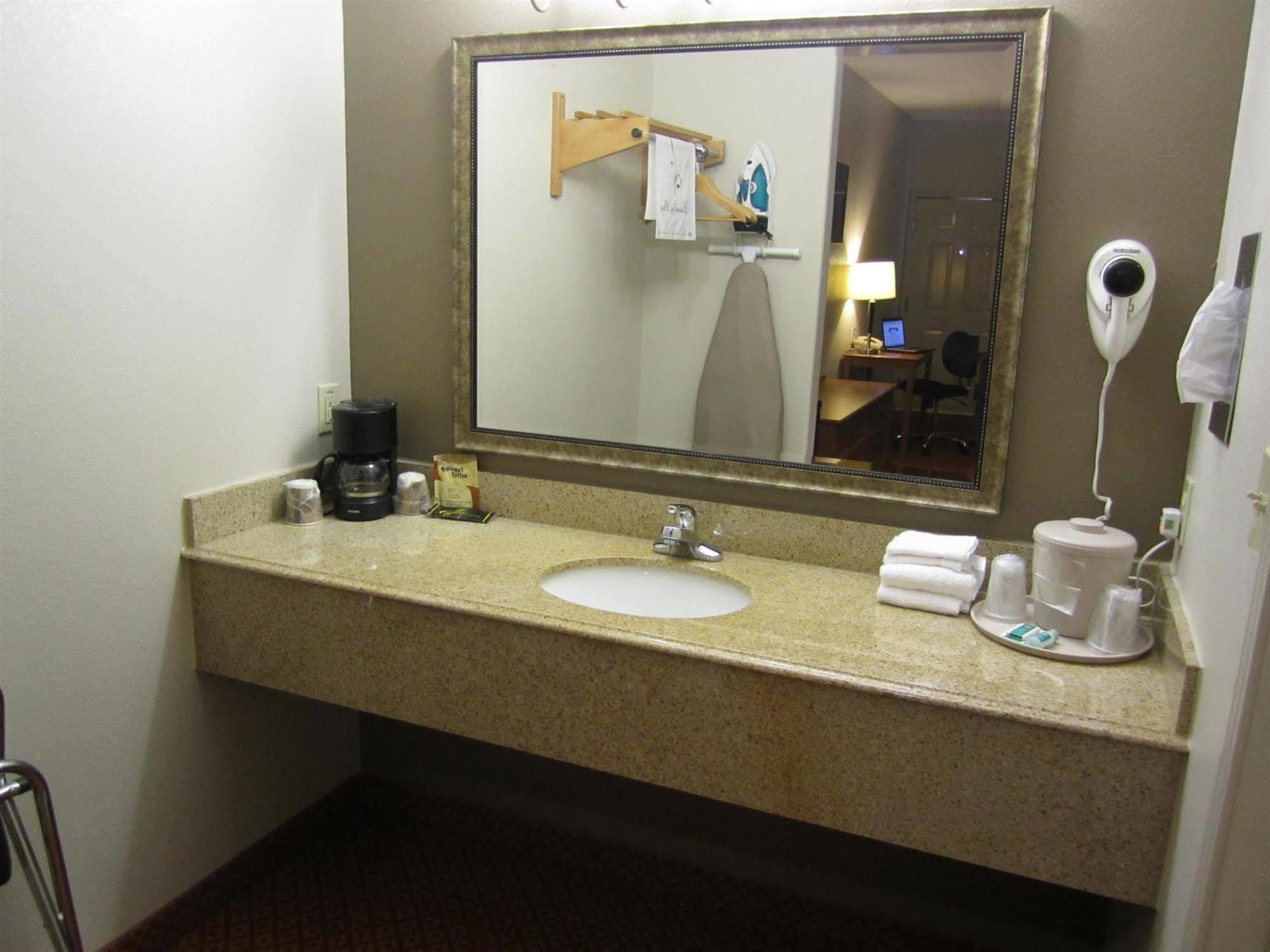 Executive Inn & Suites - Jewett Exteriér fotografie